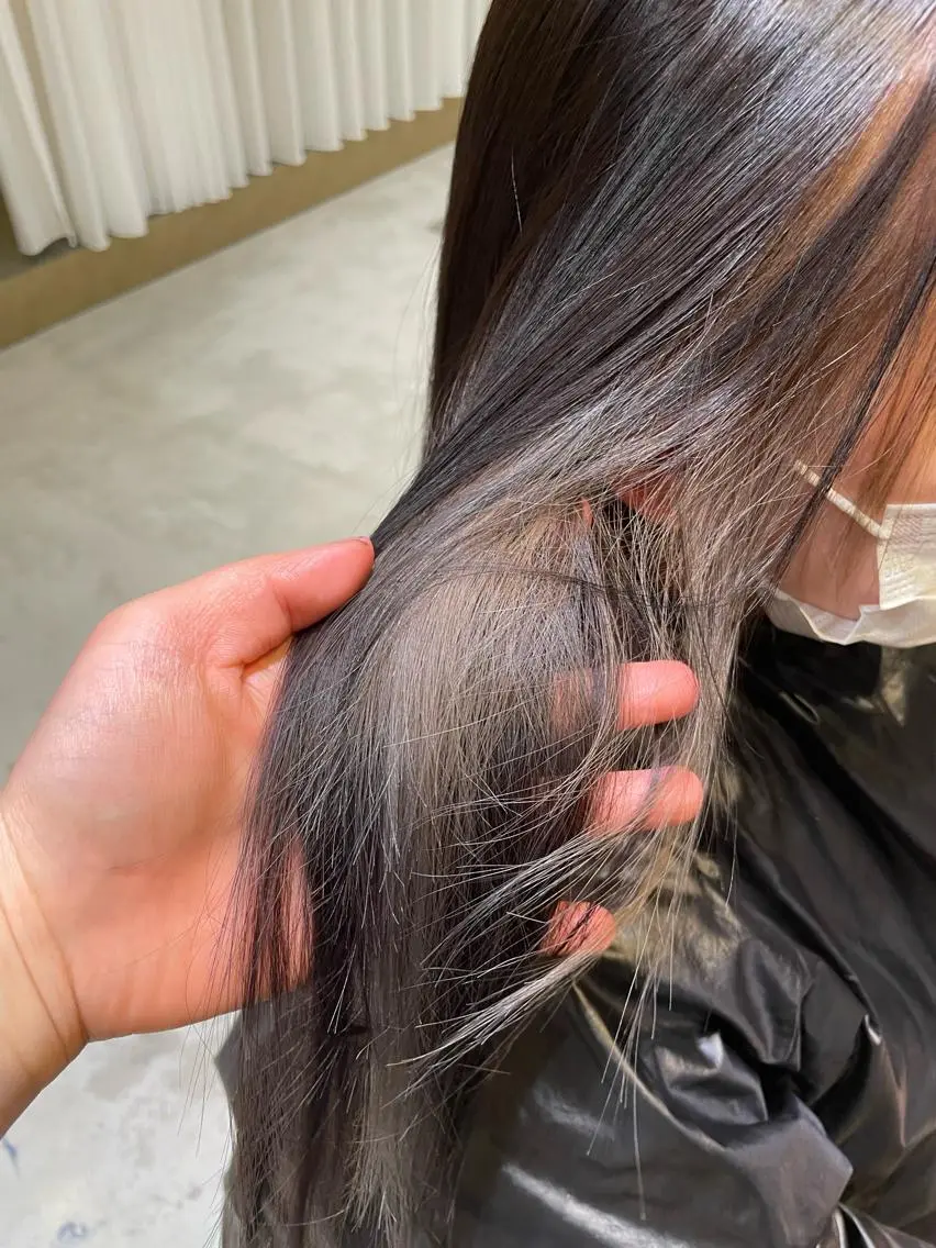セミロング 近野 美月のヘアスタイル