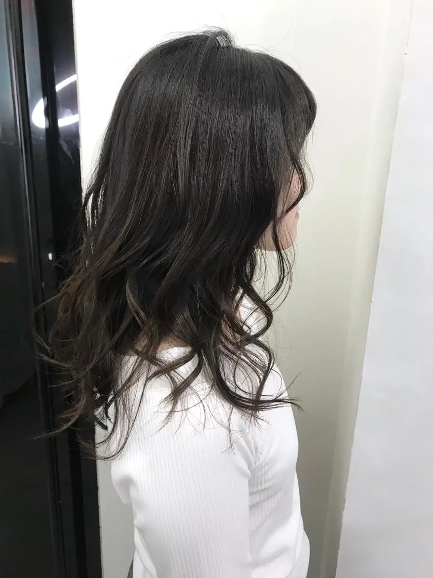 セミロング カラー 小顔カット メンズ縮毛矯正 細谷碧海のヘアスタイル