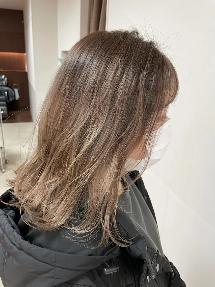 ミディアム カラー ヘアアレンジ ヘアカラー トリートメント 【Sweep】おじま のぞみのヘアスタイル