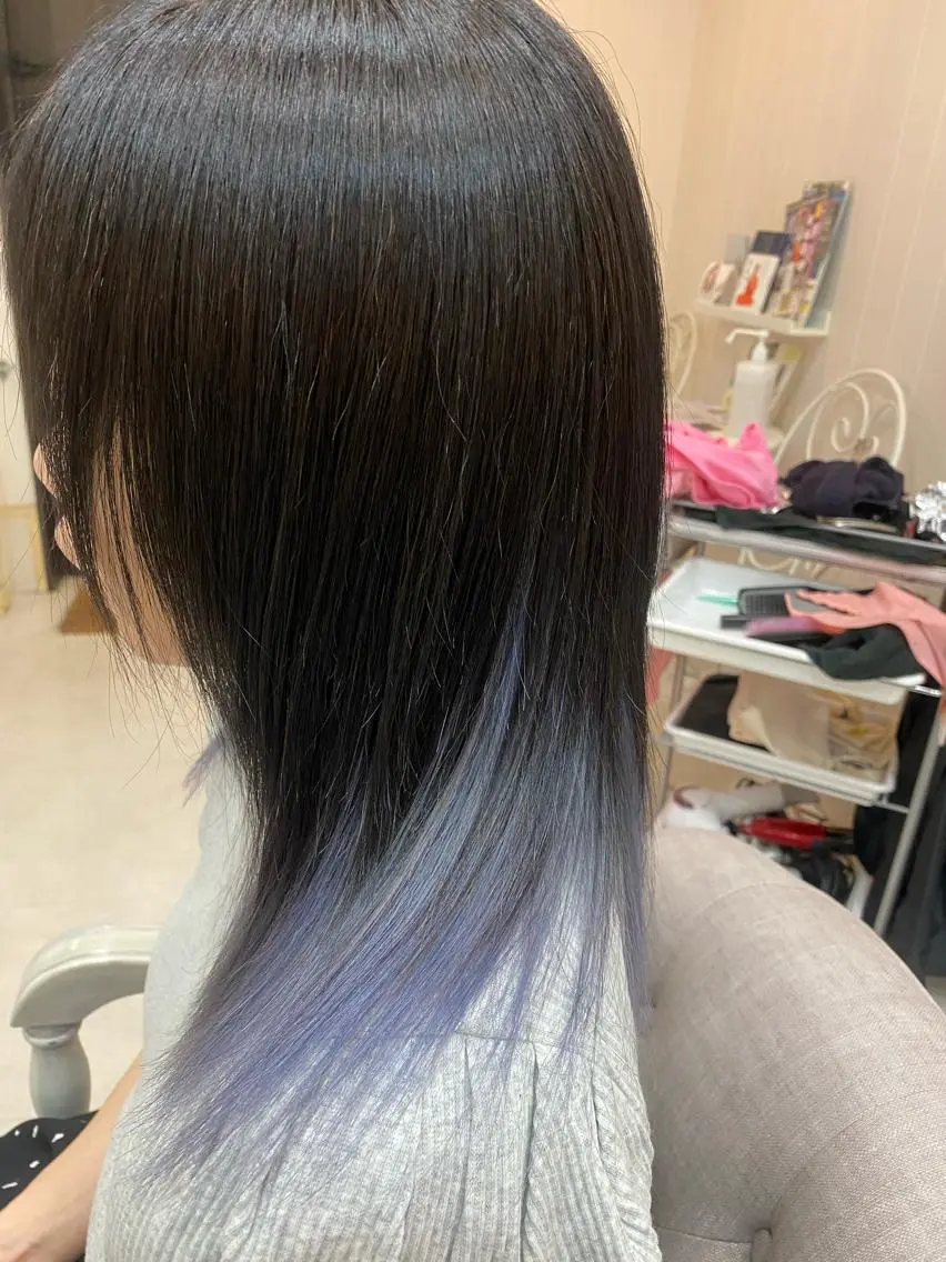 セミロング カラー 黒髪 ブリーチ ブルーカラー インナーカラー ヘアカラー 沼田 孝志のヘアスタイル