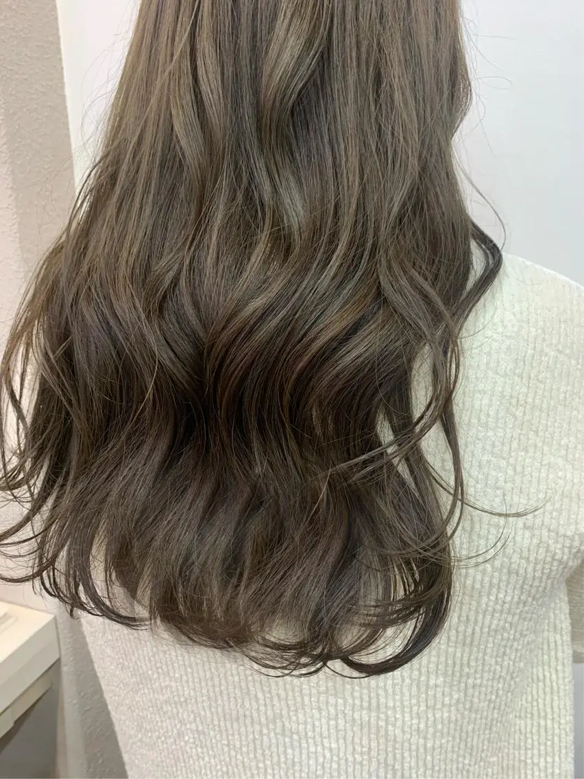 ロング カラー オレンジ ヘアカラー うえの ももねのヘアスタイル