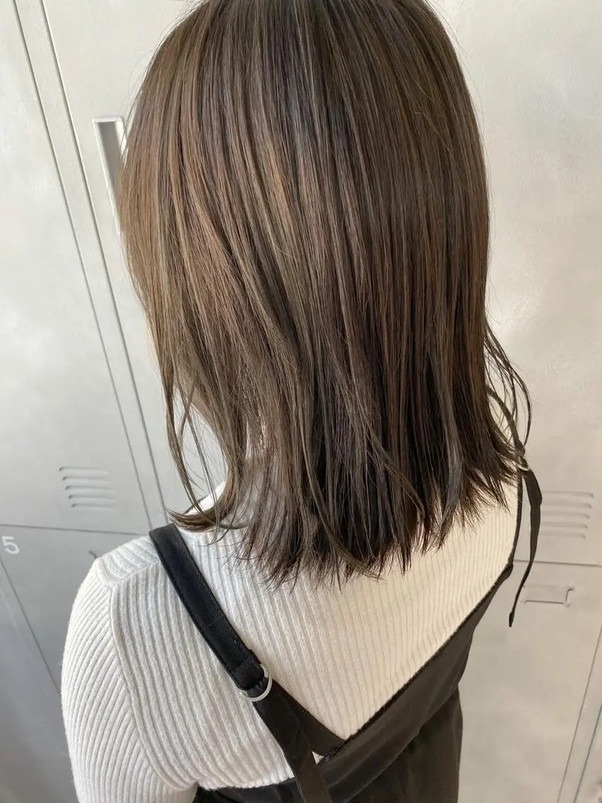 ミディアム カラー カット ヘアカラー トリートメント 【Lei】橋本孝太 レイヤー・美髪矯正のヘアスタイル