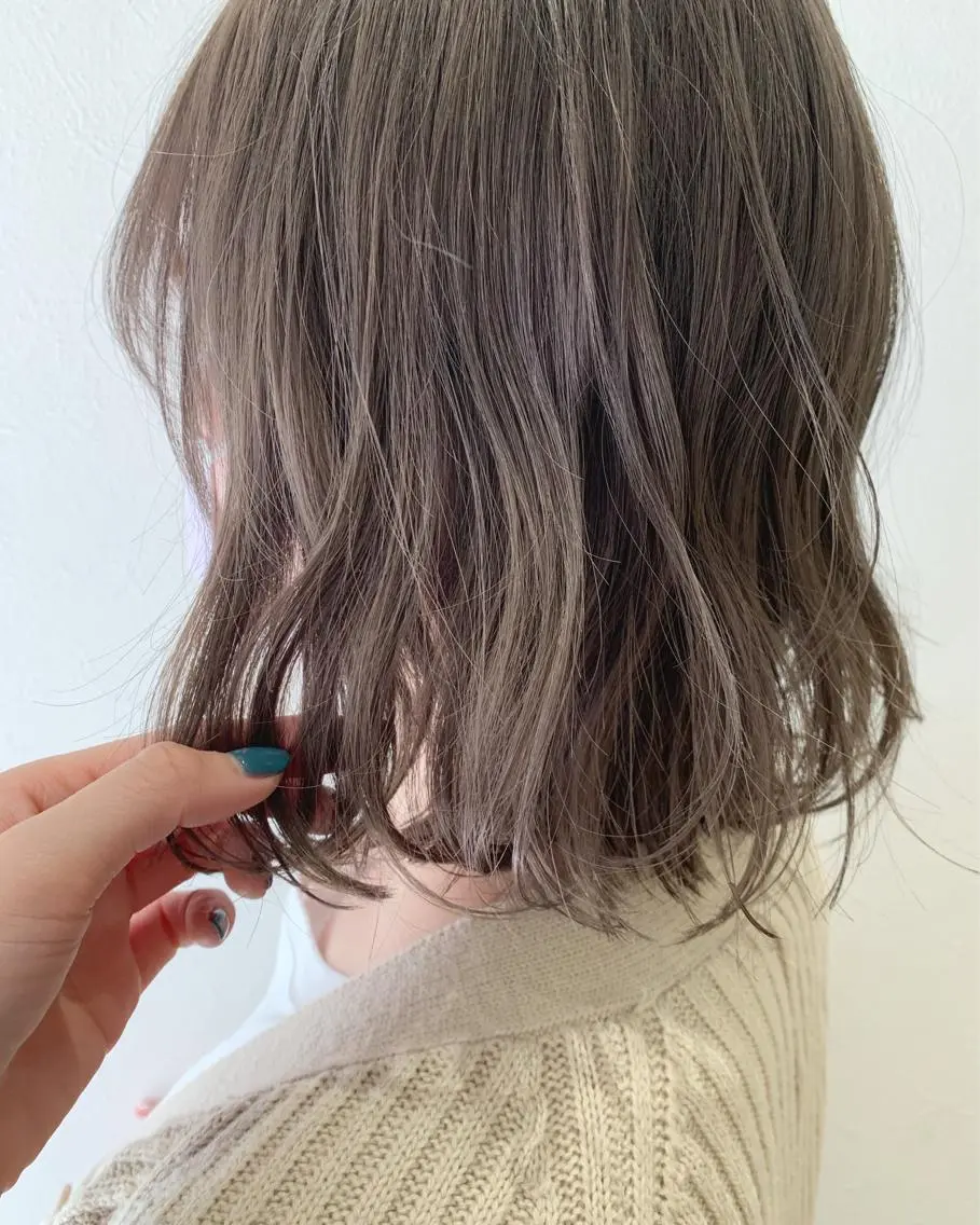 ミディアム カラー ベージュカラー ブリーチ オリーブベージュ カット ヘアカラー トリートメント hubhair レイヤー/透明感のヘアスタイル