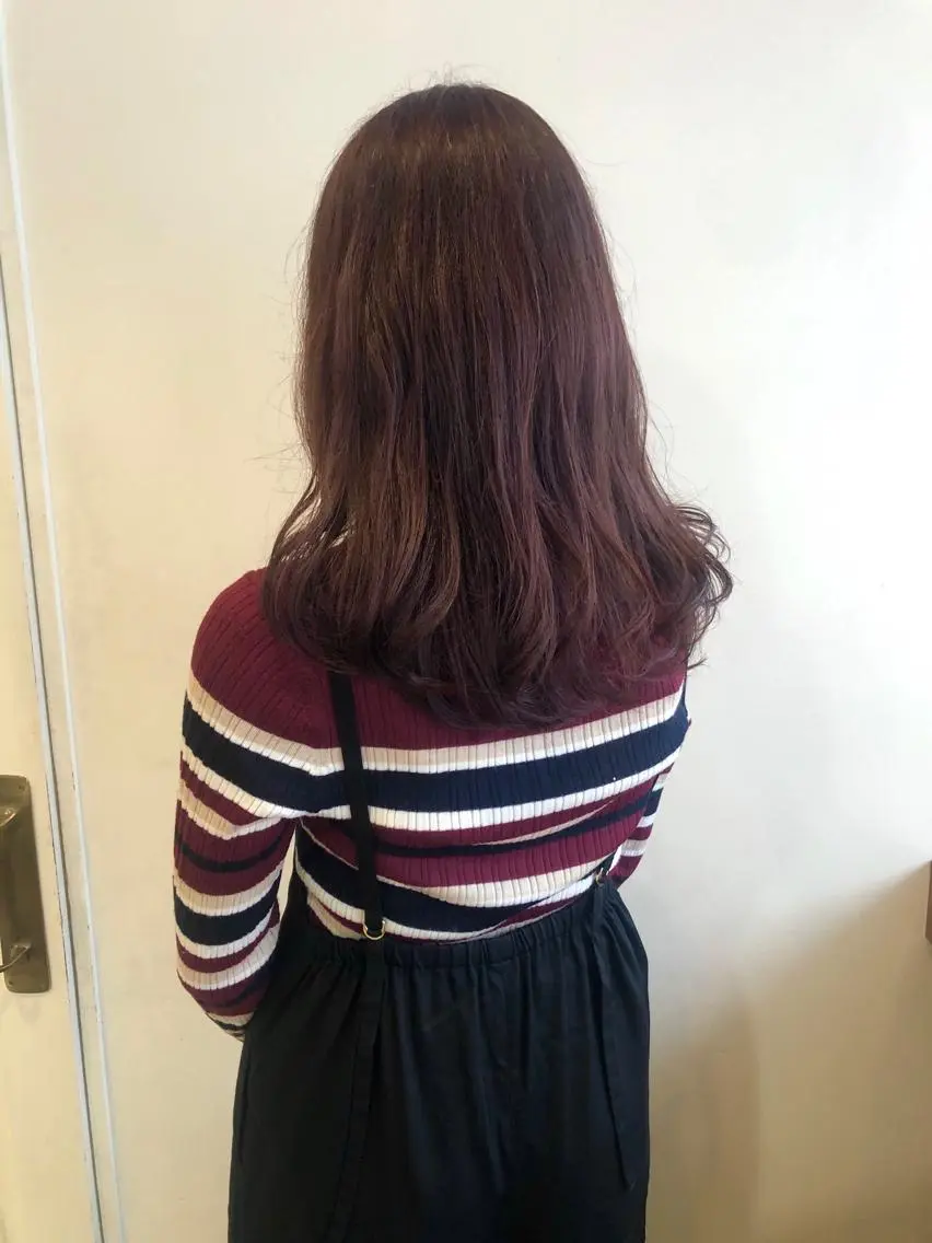 ミディアム カラー カット ヘアカラー トリートメント MIOベージュカラー 柔らかいカラーのヘアスタイル