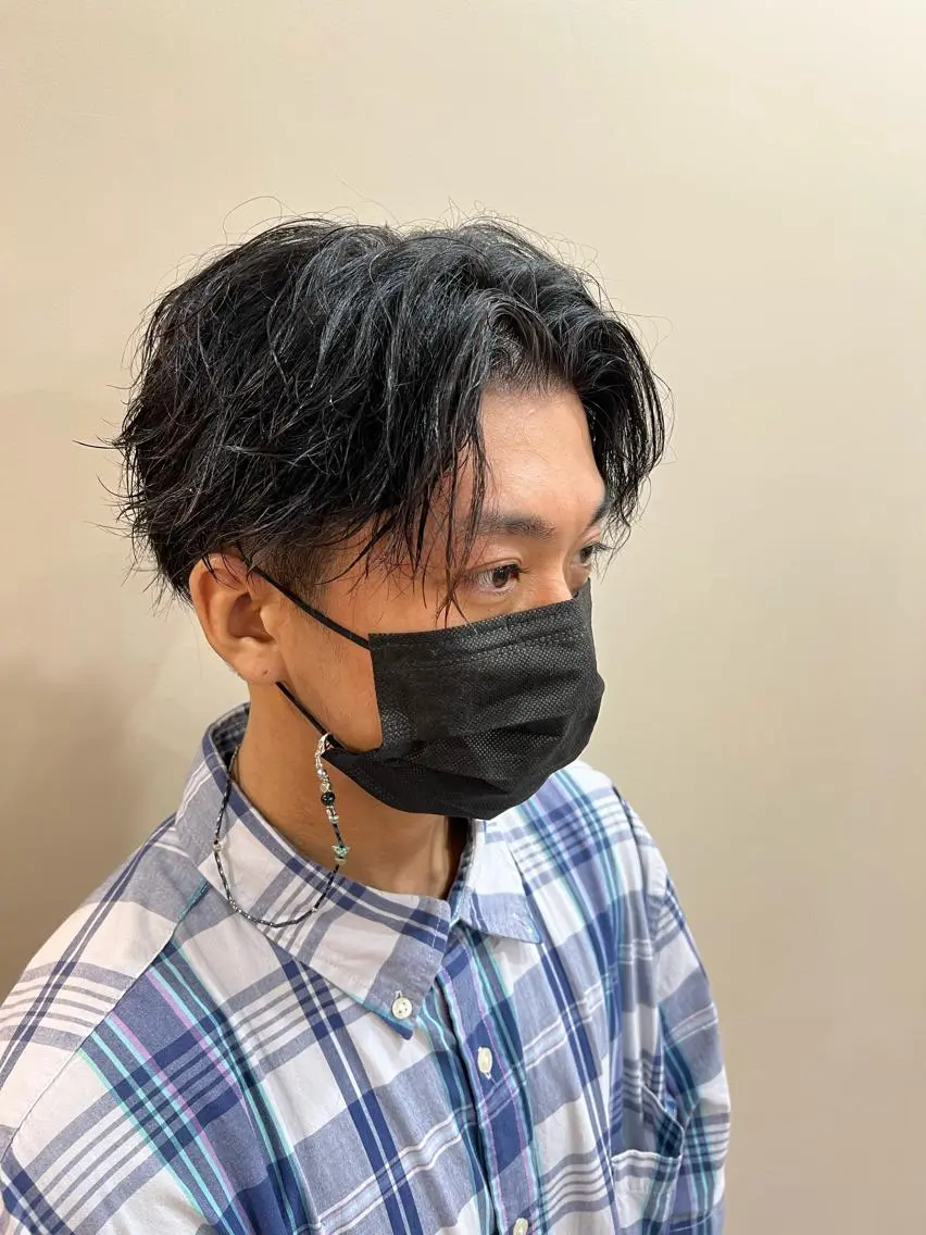 ショート メンズ センターパート 刈り上げ 🫧艶ダブルカラー ブリーチ🫧トモヤのヘアスタイル