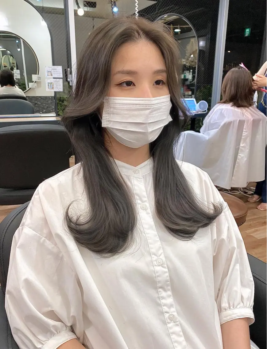 セミロング カラー ベージュカラー ブリーチ ケアブリーチ イヤリングカラー グレージュ カット ヘアカラー トリートメント 大人可愛いレイヤー 大田のヘアスタイル