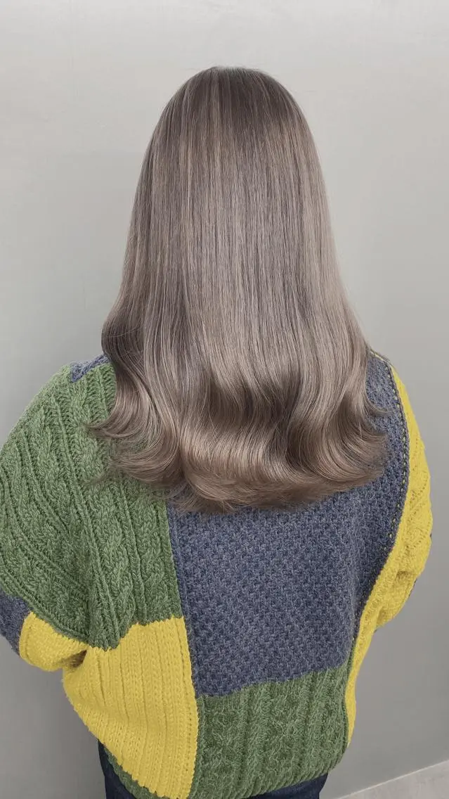 セミロング カラー ヘアカラー トリートメント ♡透け感カラー 大賀哲平♡のヘアスタイル