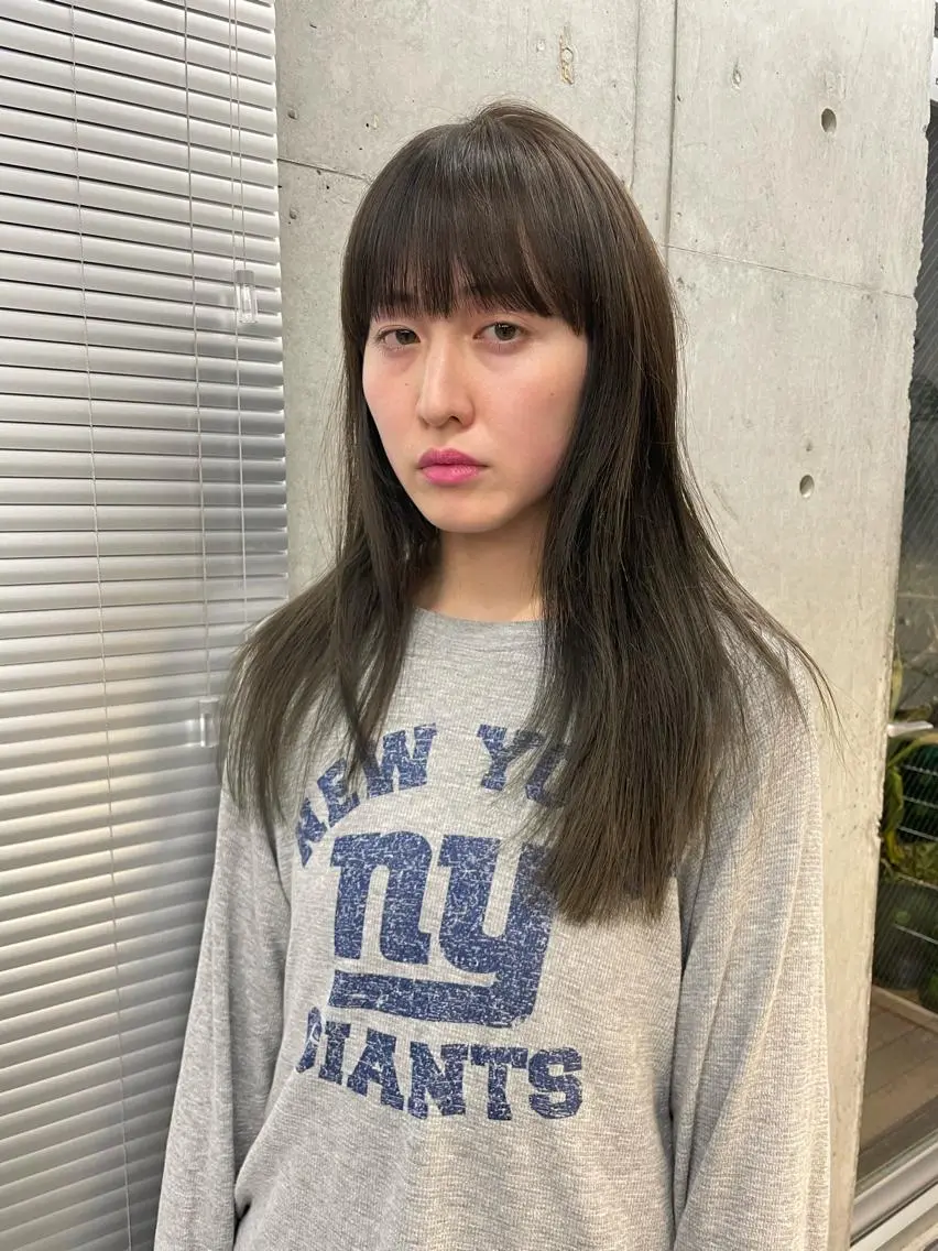 ミディアム カラー レイヤーカット 佐伯 和佳のヘアスタイル