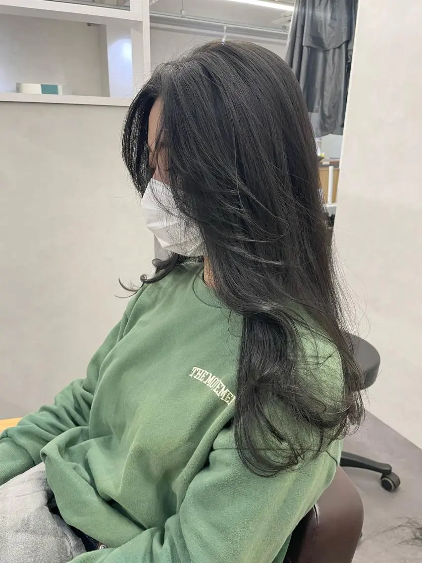 ロング ロングレイヤー 顔周りカット レイヤーカット ロング 重井 愛穂のマツエク・マツパデザイン