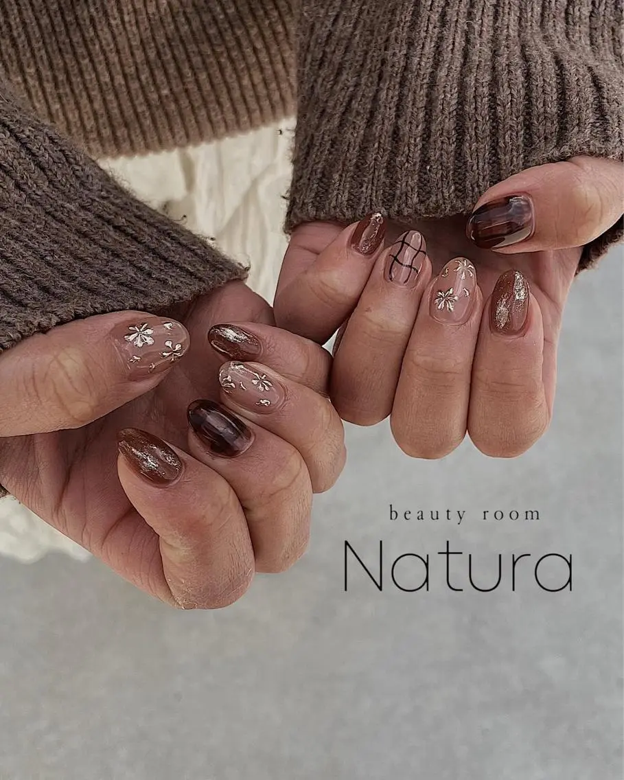 ネイル マツエク・マツパ アイブロウ ハンドネイル beautyroom Naturaのネイルデザイン