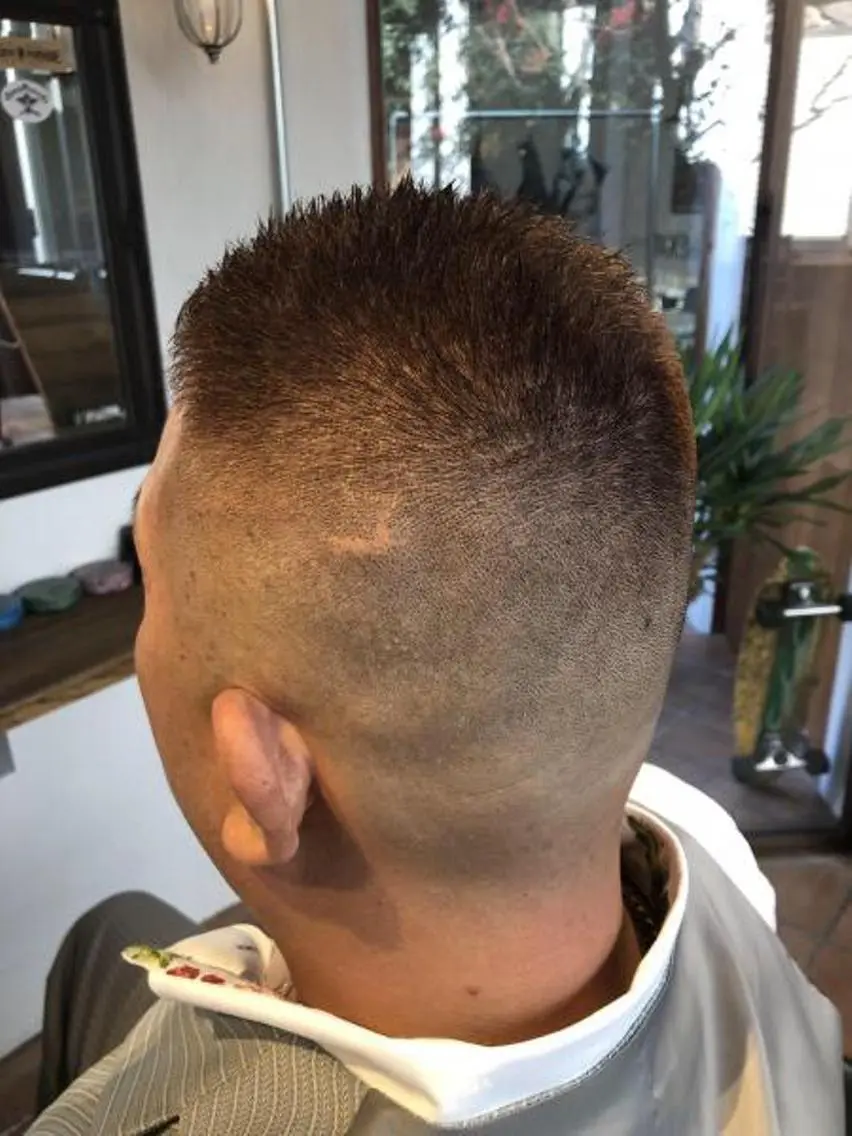 ショート カラー メンズ フェードカット カット 冨士川 英樹のヘアスタイル