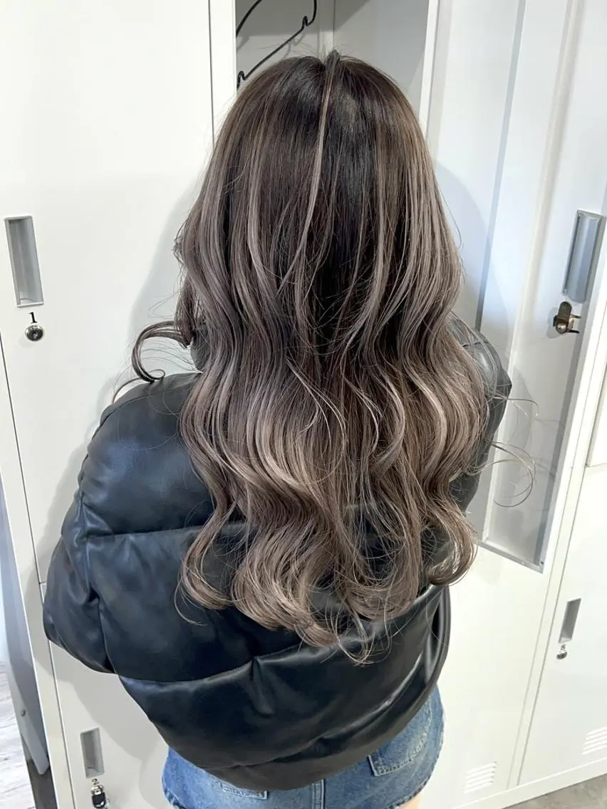 ロング カラー ブリーチ ダブルカラー ヘアカラー トリートメント ✨【公式】 juhl.横浜✨のヘアスタイル