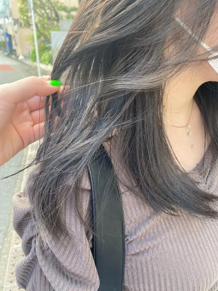 ミディアム カラー アッシュ 黒髪 透明感カラー お任せヘア☘️☘️ 及川渚のヘアスタイル