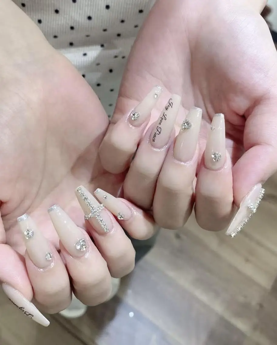 ネイル 長さ出し フットネイル フレンチネイル ジェルネイル ガーリー Morise 明治神宮前のネイルデザイン