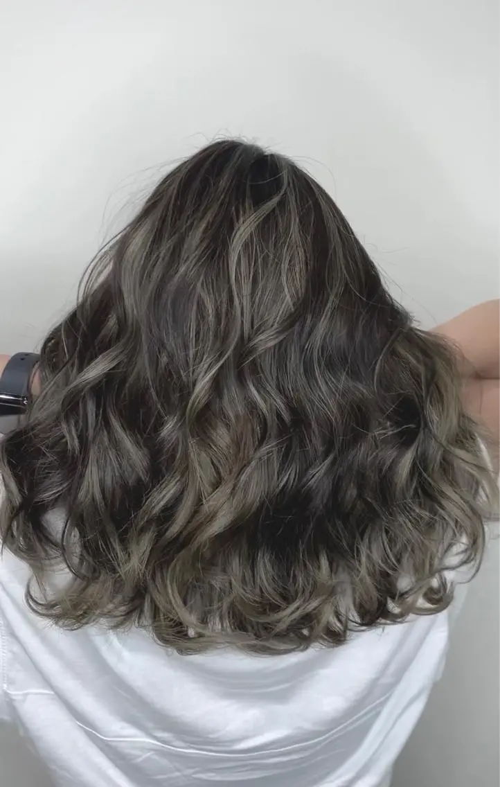 ミディアム ヘアカラー トリートメント 🫧髪質改善 講師🫧🍎幹細胞のヘアスタイル