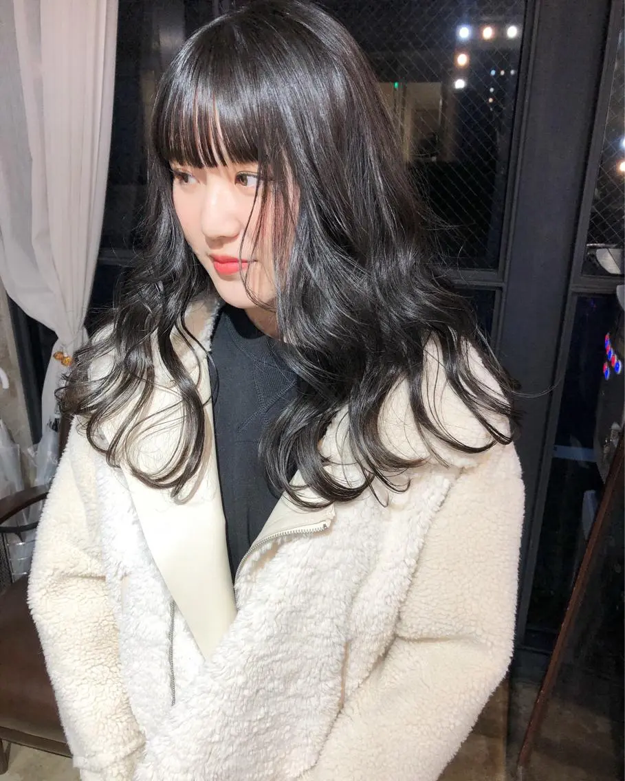 セミロング カラー パーマ ヘアアレンジ メンズ キッズ ネイル マツエク・マツパ アッシュ ブルーカラー ブルーアッシュ 透明感カラー ブルー レイヤーカット✂️ 艶髪/小田部慎也のヘアスタイル