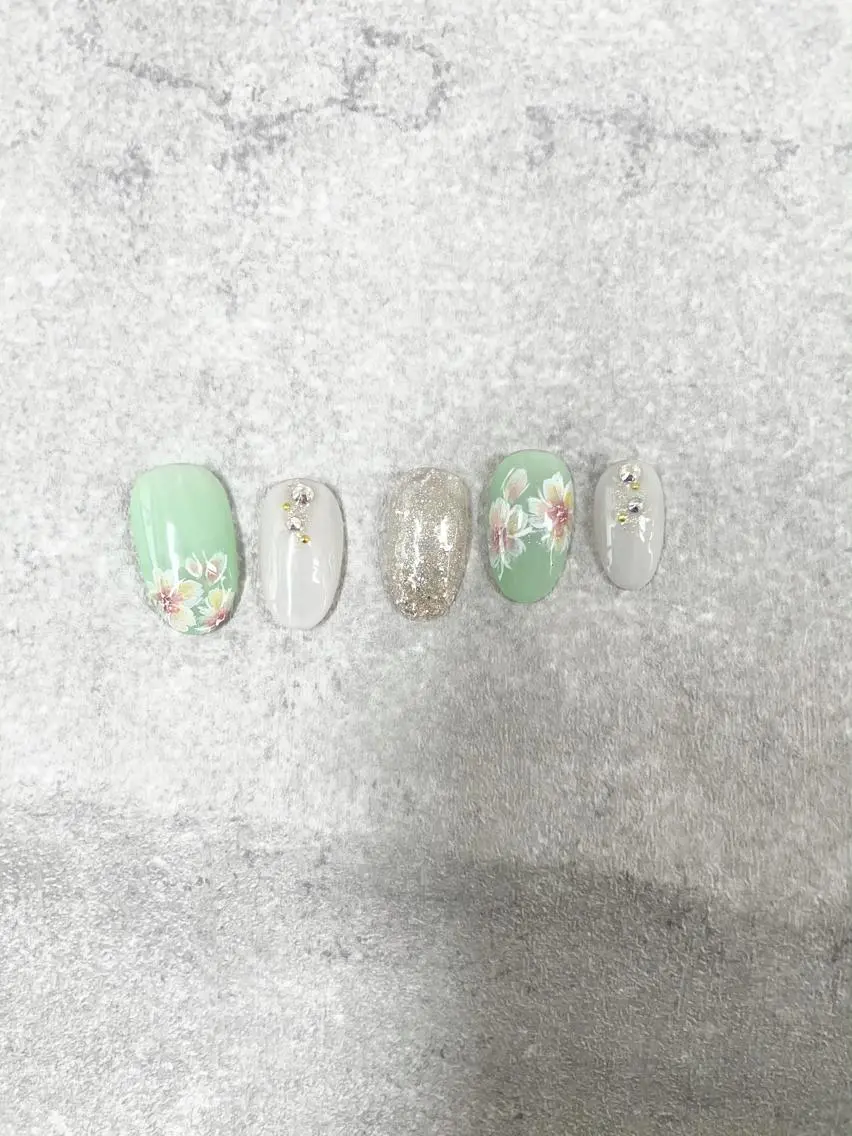 ネイル グリーン FASTNAIL PLUS 新宿店のネイルデザイン