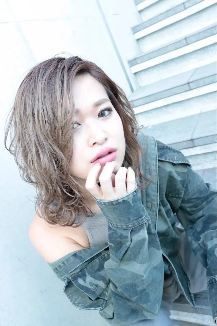 セミロング カラー ベージュカラー ハイトーン得意😍 Lumiereのヘアスタイル
