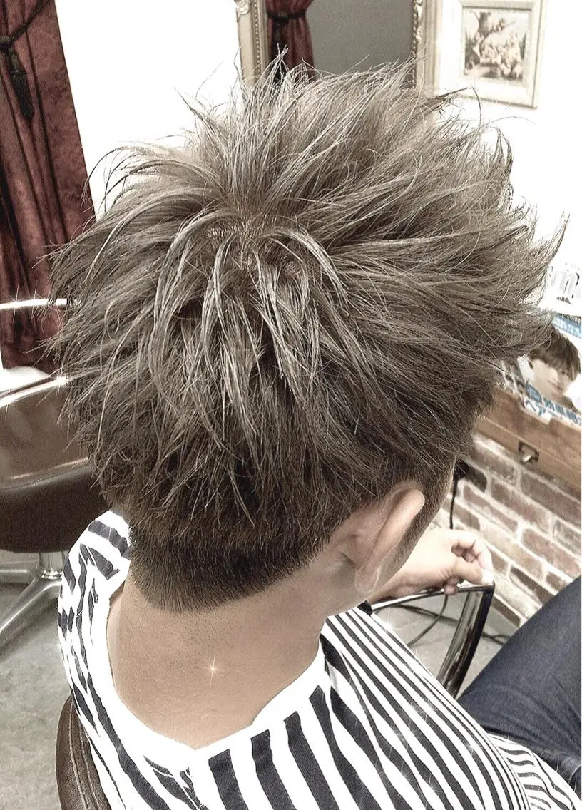 カラー メンズ メンズブリーチ アッシュ ブリーチ hairsolon Geminiのヘアスタイル
