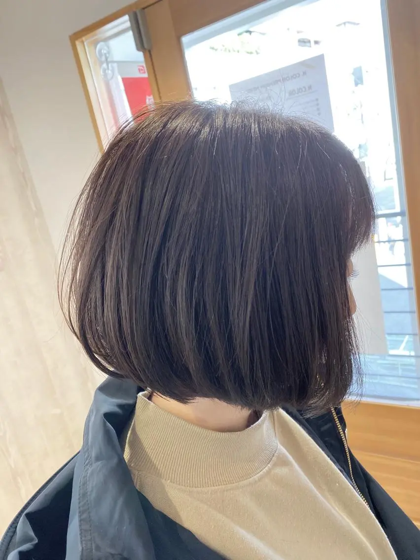 ショート カラー アディクシーカラー グレージュ ボブ カット ヘアカラー トリートメント Kazu .Kのヘアスタイル