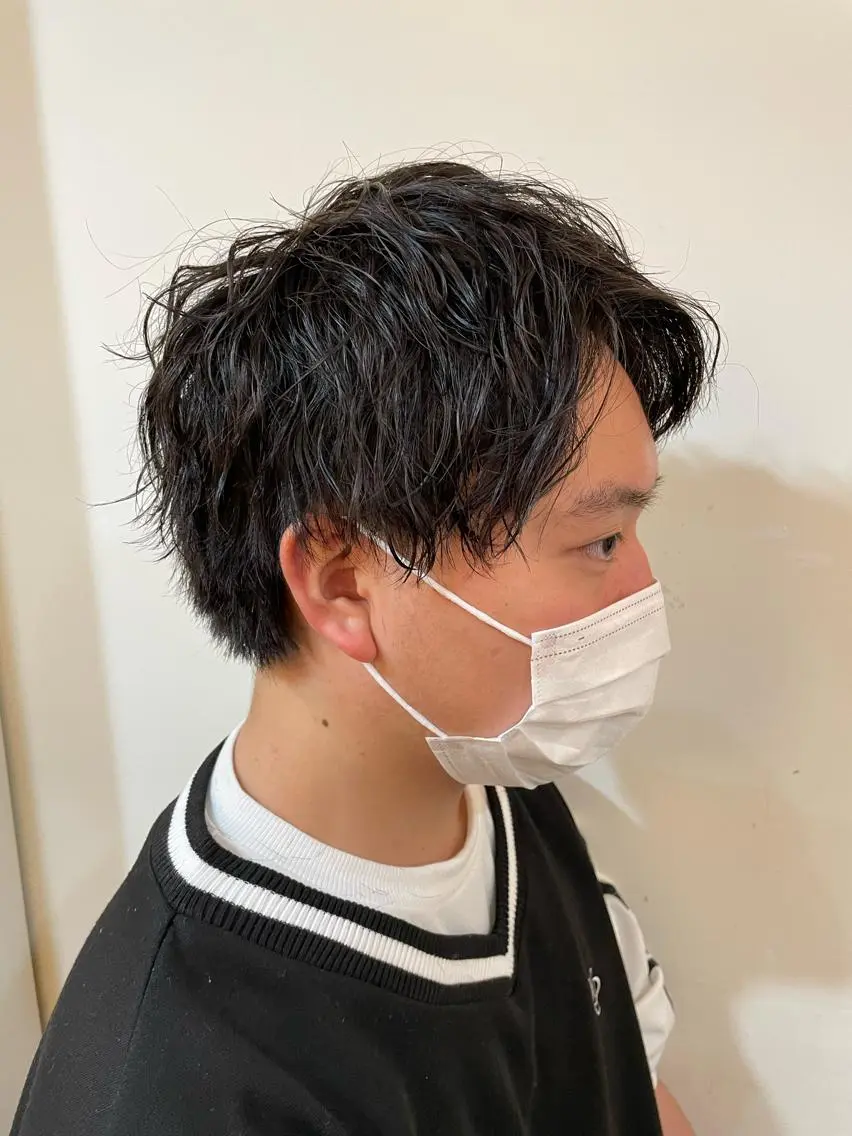 ショート パーマ メンズ 西宮ハイトーンカラー ひらり💜のヘアスタイル