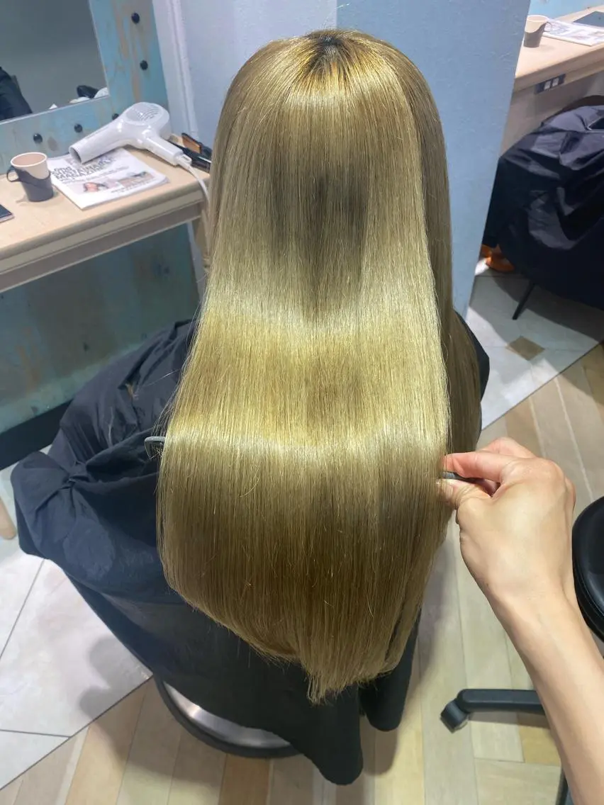 ロング トリートメント 髪質改善 縮毛の達人 矢井由真のヘアスタイル