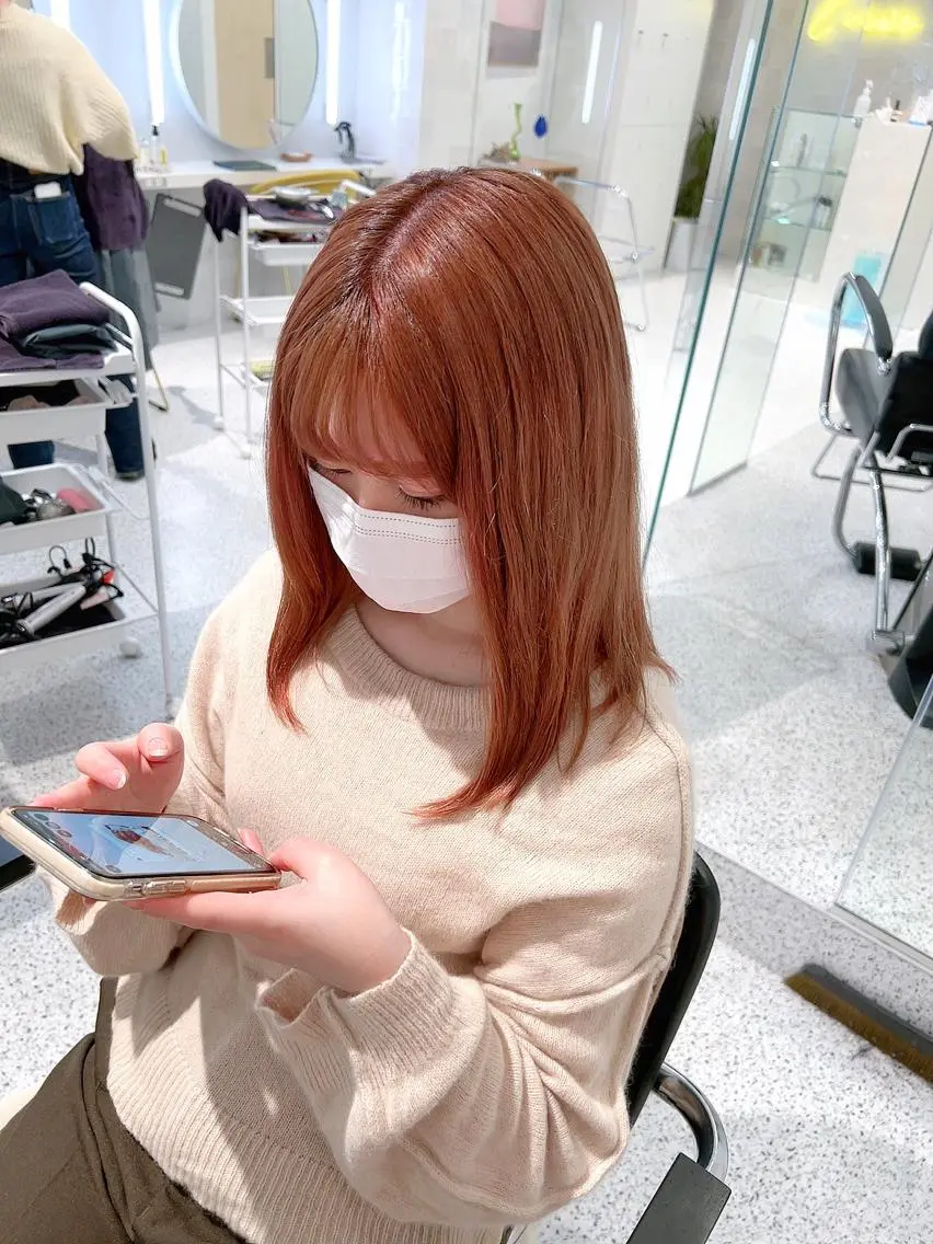 セミロング カラー ベージュカラー ピンクカラー ピンクベージュ ヘアカラー 韓国ヘア☁️ mitsukiのヘアスタイル
