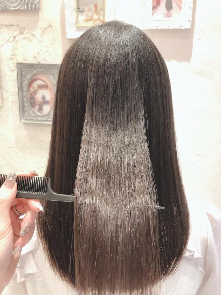 ミディアム 縮毛矯正 カット 代表山口ひな 髪質改善のプロのヘアスタイル
