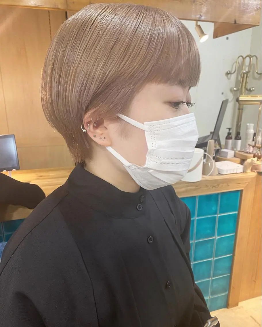 ショート カラー ハンサムショート ベージュカラー ホワイトベージュ ショートヘア カット ヘアカラー パーマ美容師 hanaのヘアスタイル