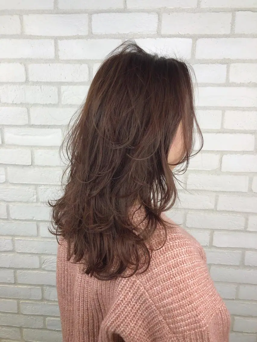 ミディアム カラー 小島 侑衣のヘアスタイル