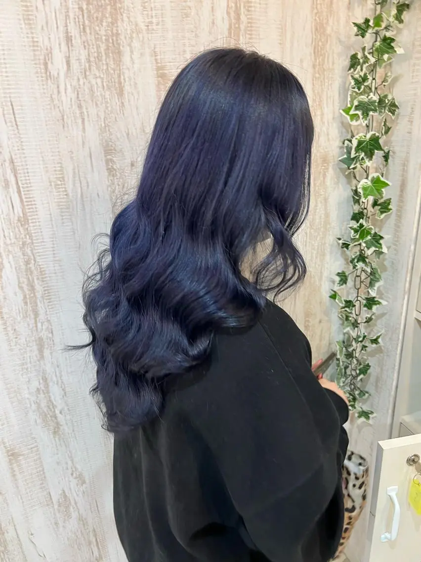 ロング カラー ブルーカラー ヘアカラー 韓国風🫧艶カラー 💟ran💟のヘアスタイル