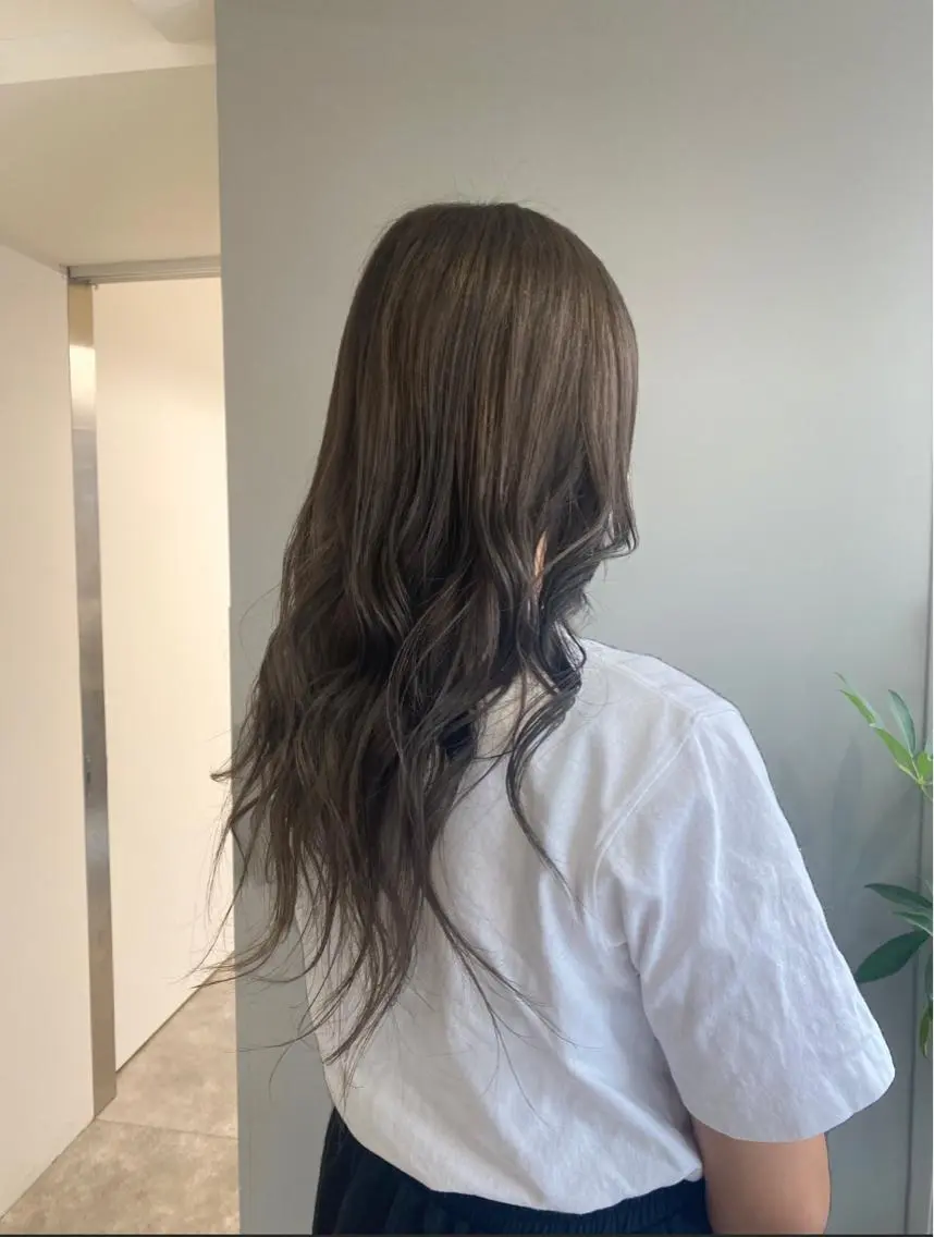 セミロング カラー ヘアアレンジ ブリーチ グレージュ オリーブグレージュ オリーブグレー ヘアカラー ボブ /ニュアンス/ satomi🧸💖のヘアスタイル