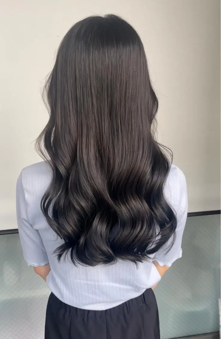 セミロング カラー ラベンダーカラー チヒョ🦋 韓国hair🇰🇷のヘアスタイル