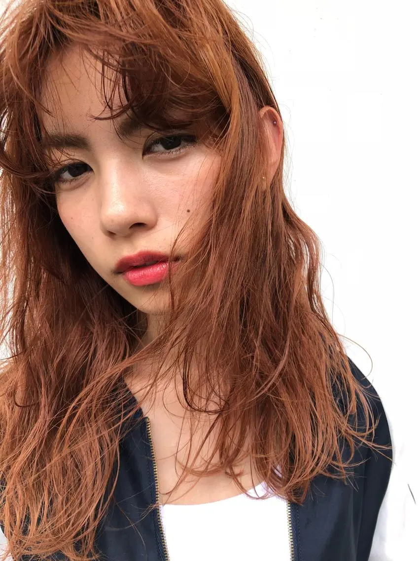 ロング カラー 顔周りレイヤーカット ブリーチminamiのヘアスタイル