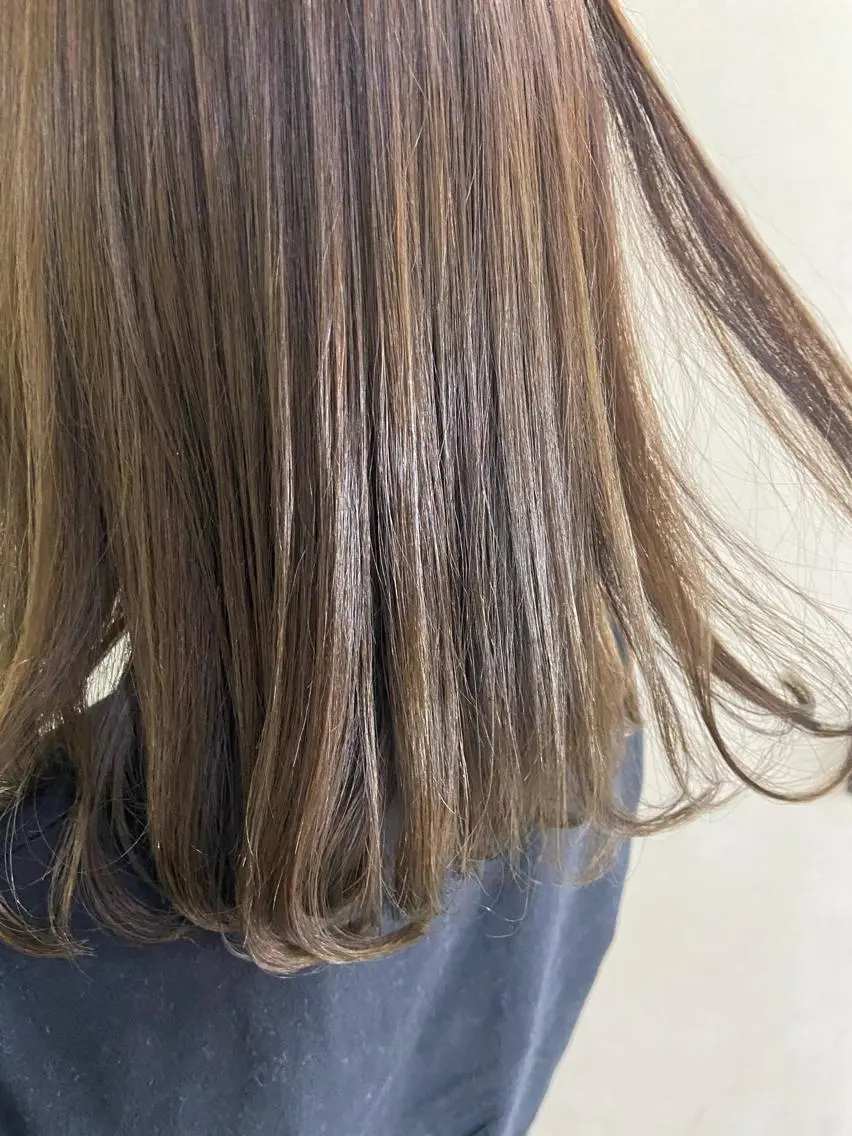 セミロング 吉村 夏椰のヘアスタイル