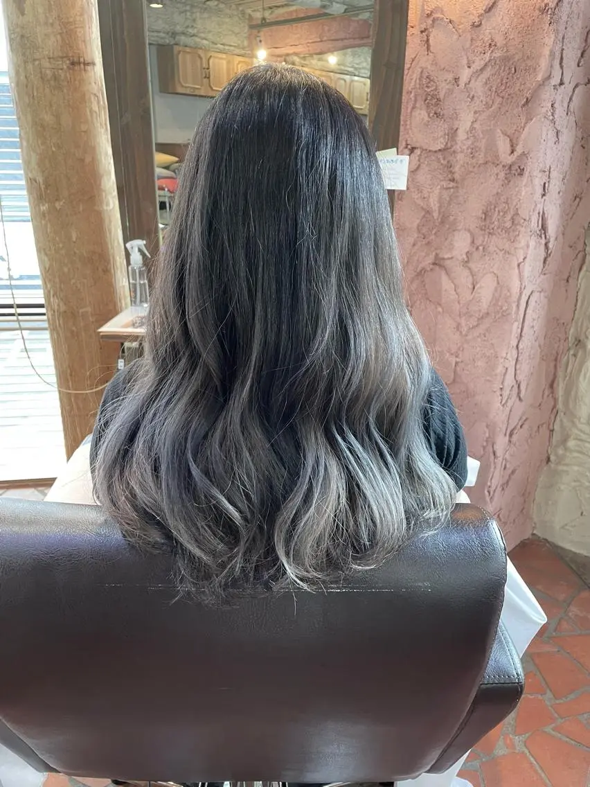 ロング カット ヘアカラー sawa tamaeのヘアスタイル