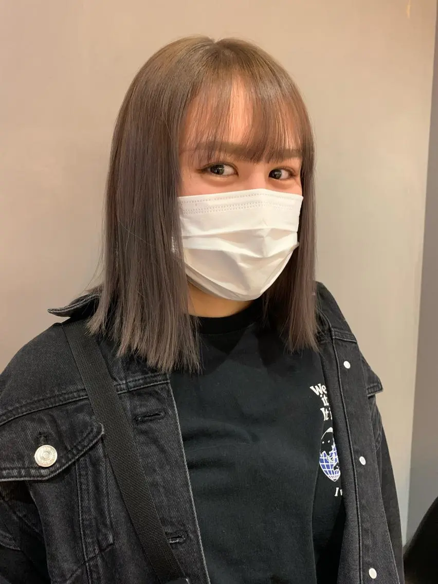 ミディアム カラー グレージュ ヘアカラー 美髪・シールエクステ ホソタニリョウコのヘアスタイル