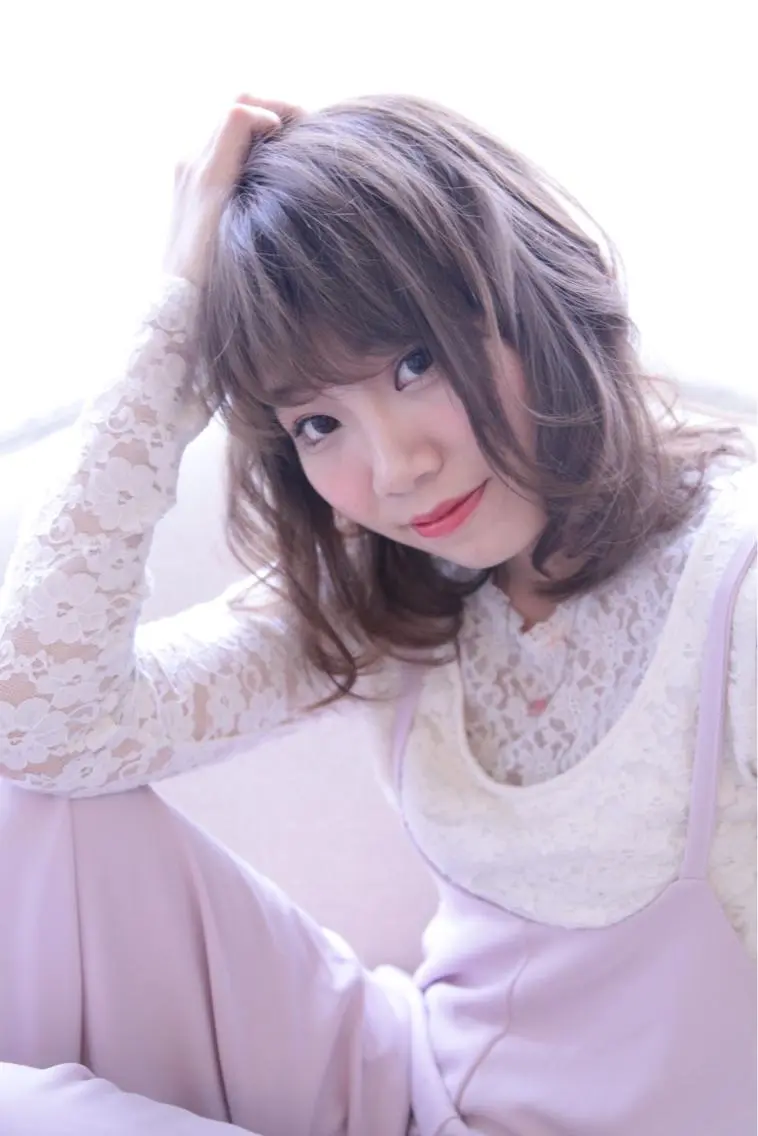 ミディアム シールエクステ ミディアムパーマ エクステ ハイライト 縮毛矯正 荒木 ユウのヘアスタイル