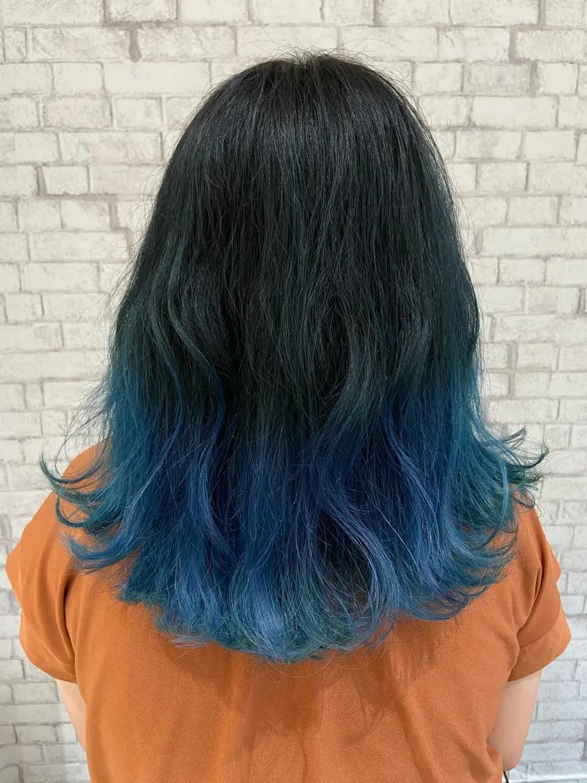 ミディアム カラー 黒髪 ブルーカラー ブルーブラック グラデーションカラー ヘアカラー トリートメント 透明感カラー 松田晃代のヘアスタイル