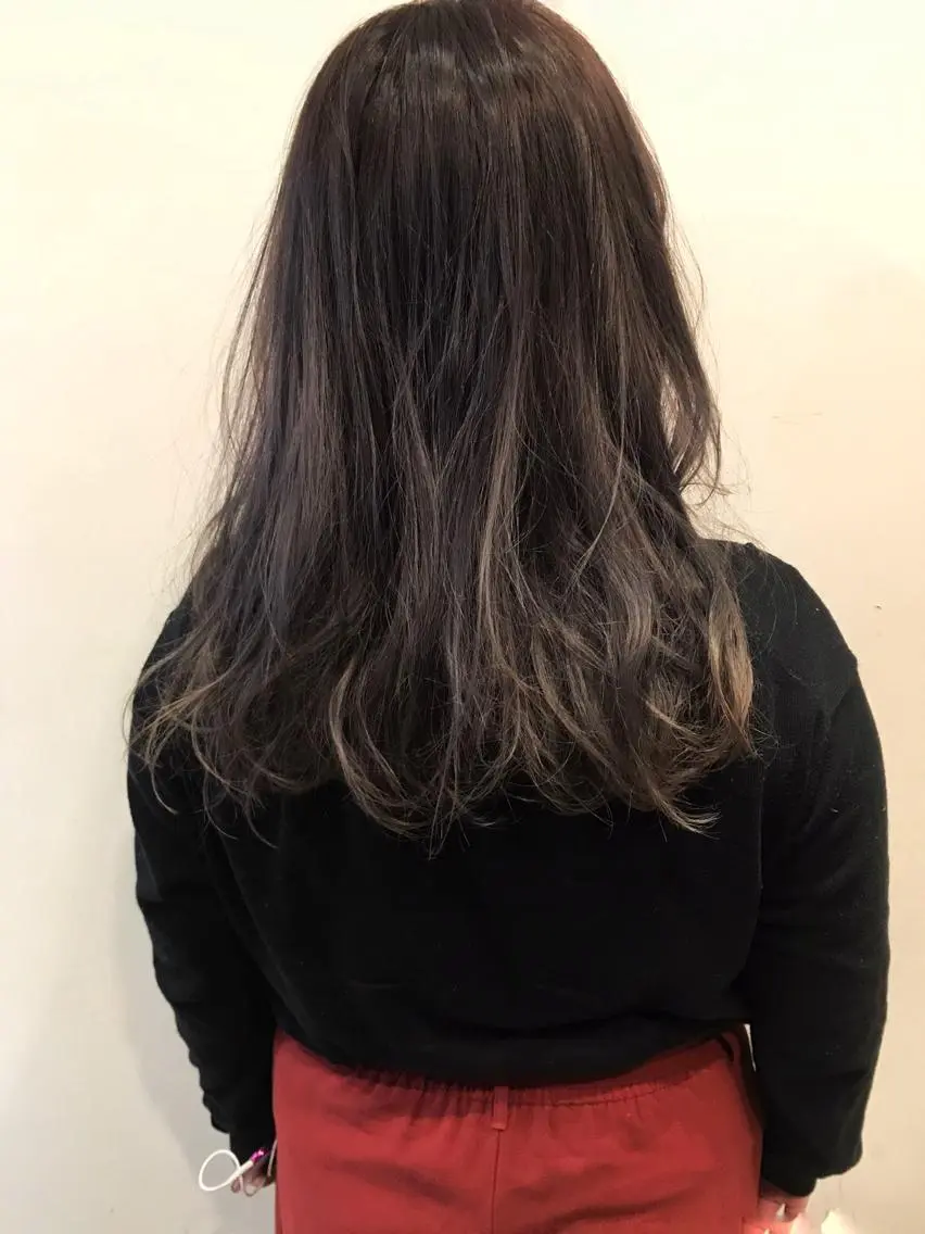 ロング カラー ヘアアレンジ グラデーションカラー パープルカラー 中村 梨沙のマツエク・マツパデザイン