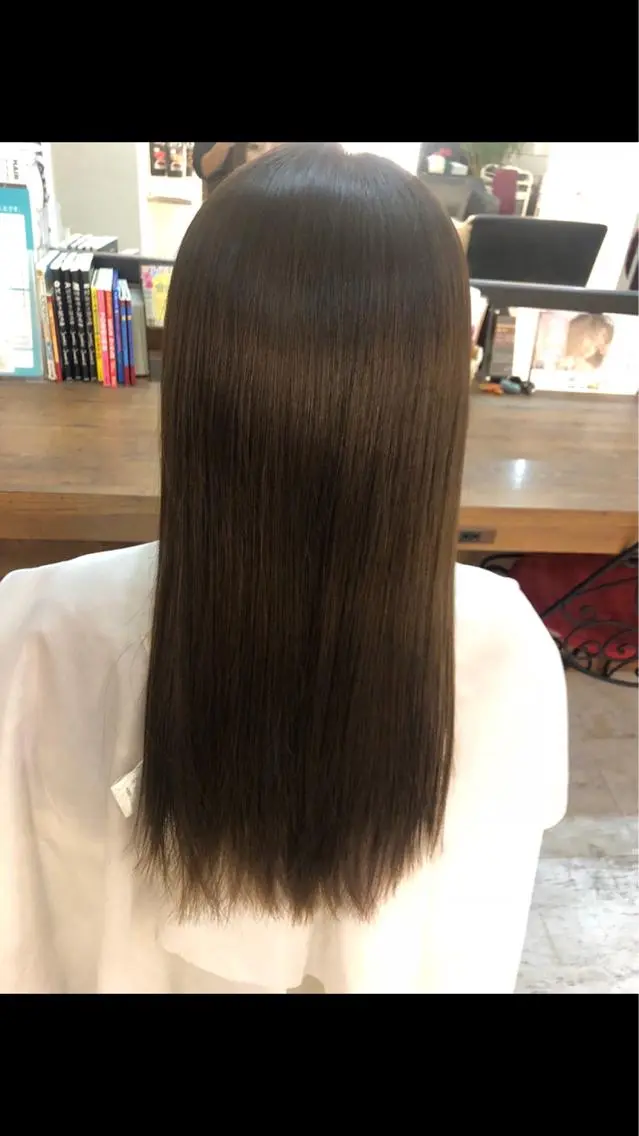 セミロング カラー ブリーチ ブリーチなしカラー ヘアカラー 山田 笑みのヘアスタイル