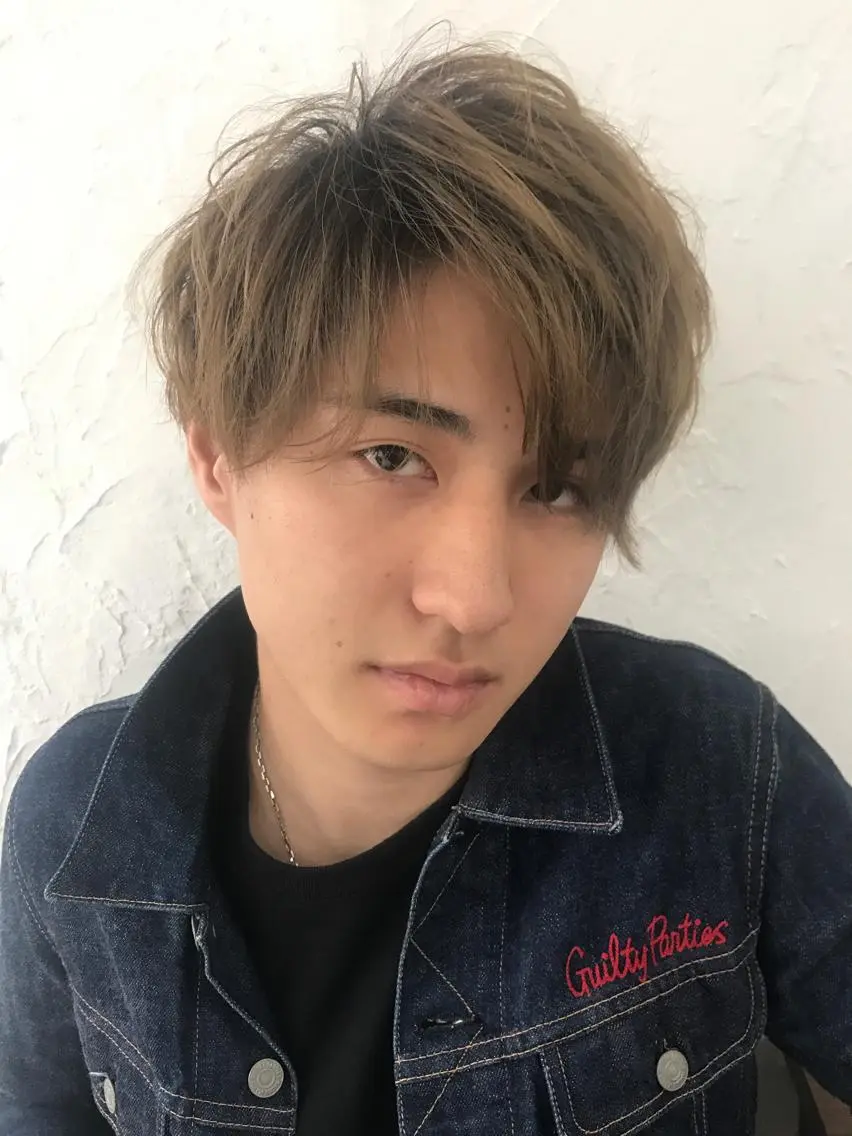 ショート カラー パーマ メンズ メンズハイトーン グレージュ ハイトーンカラー ハイトーングレージュ ヘアカラー 平内 賢人のヘアスタイル