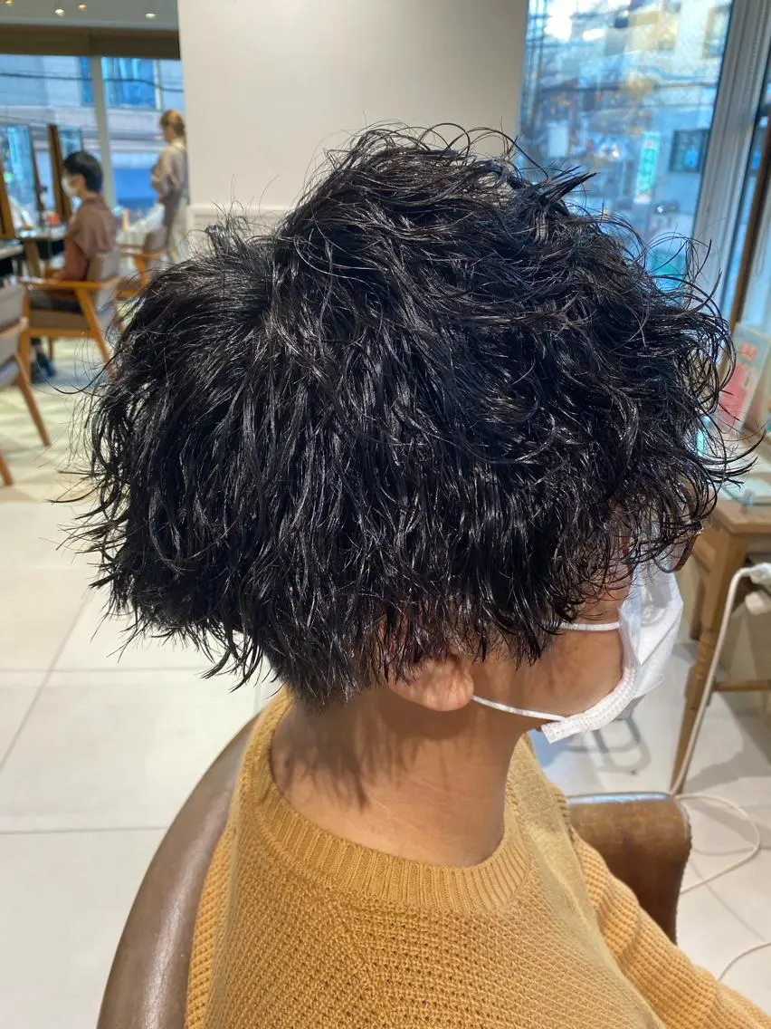 ショート カラー パーマ ヘアアレンジ メンズ カット パーマ メンズパーマの巨匠 鈴木純のヘアスタイル