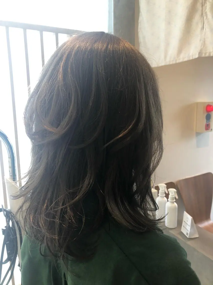 ミディアム レイヤーカット カット ヘアカラー トリートメント 徳光 辰弥のヘアスタイル