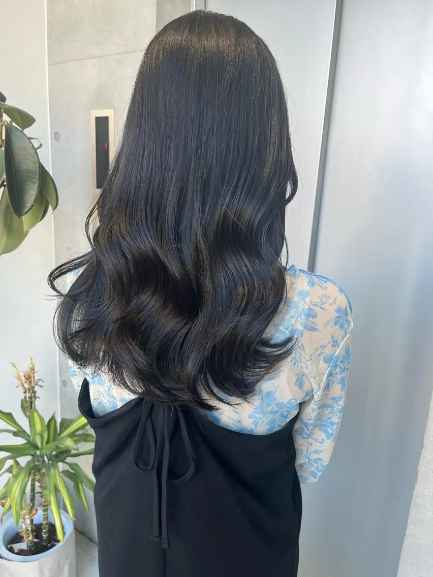 ロング カラー パーマ ヘアアレンジ ヘアカラー トリートメント 透明感/オリーブ/ グレージュ/YUKAのヘアスタイル