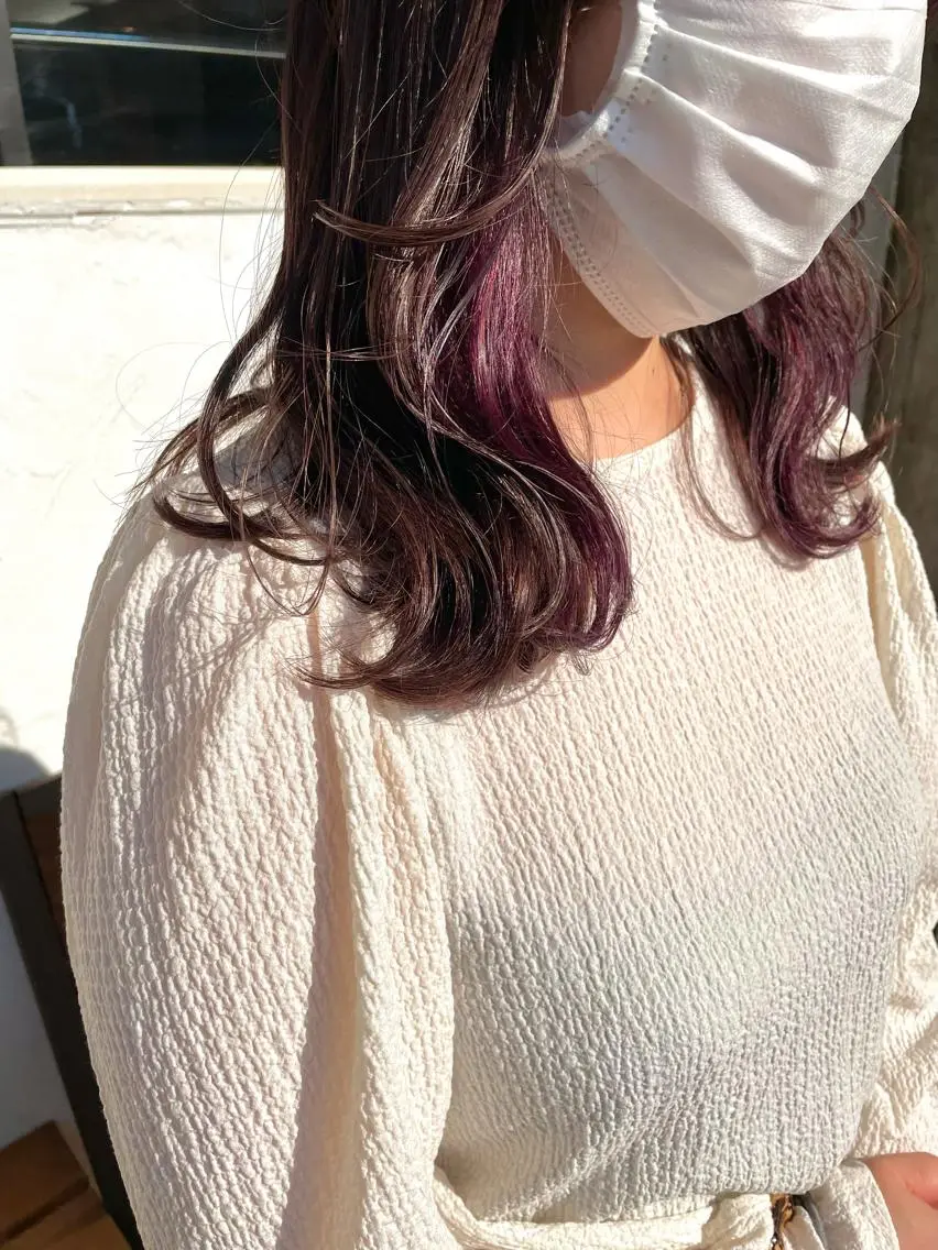 セミロング カラー インナーカラー ピンクカラー バイオレットカラー ヘアカラー 後藤 陽花子のヘアスタイル
