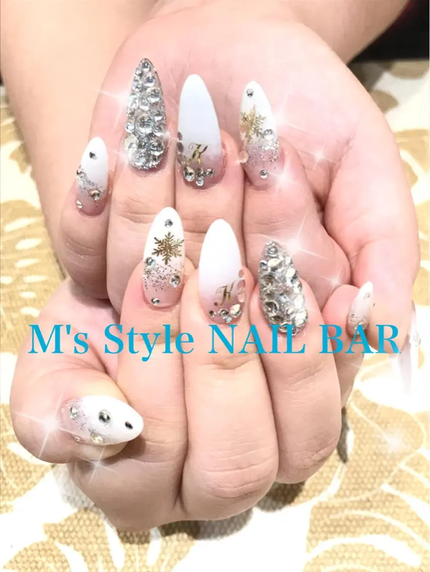 ネイル グラデーション 持ち込み ストーンネイル ホワイト ハンドネイル M's Style NAIL BARのネイルデザイン