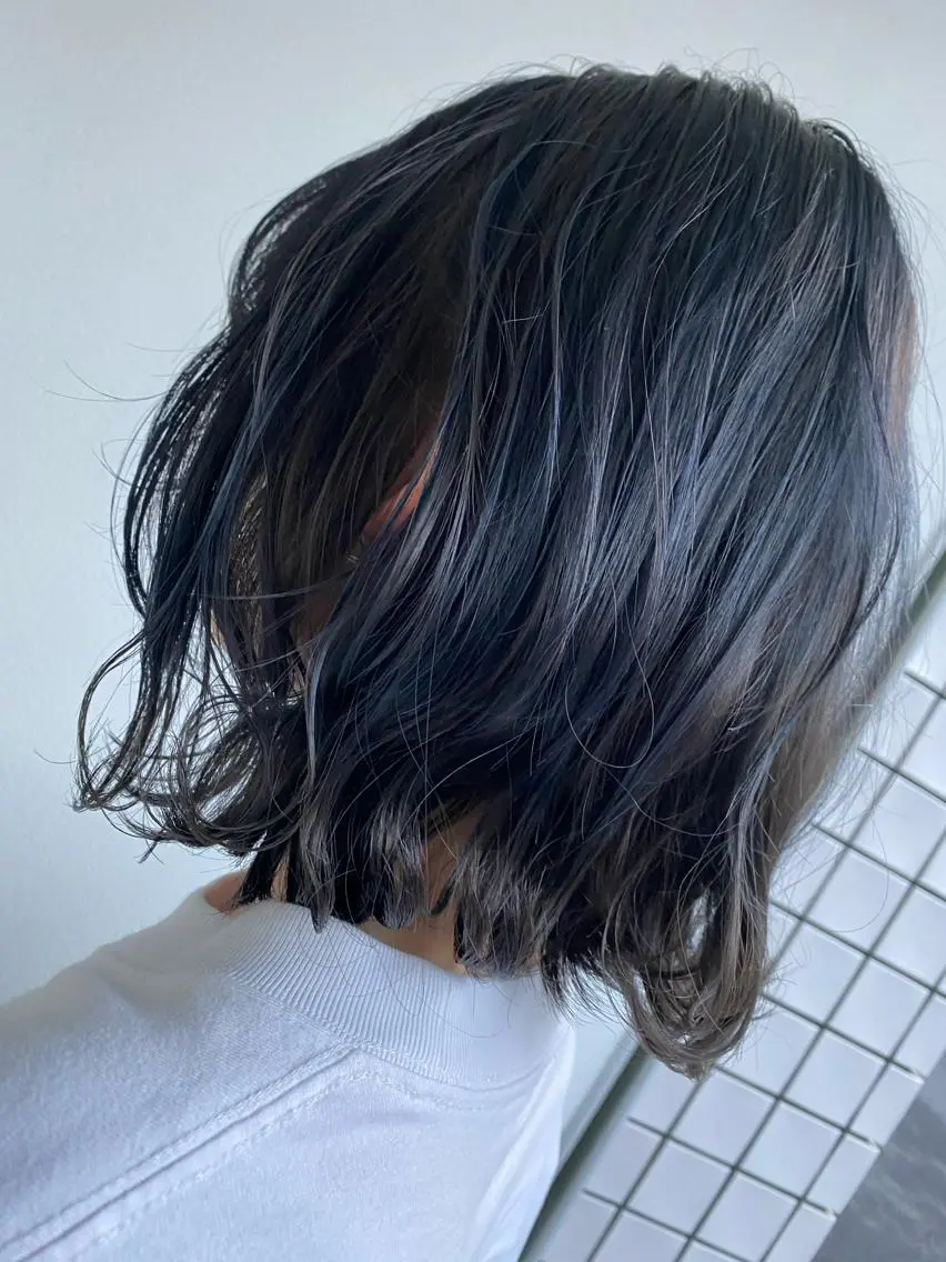 ミディアム アッシュ タナカ レイヤのヘアスタイル