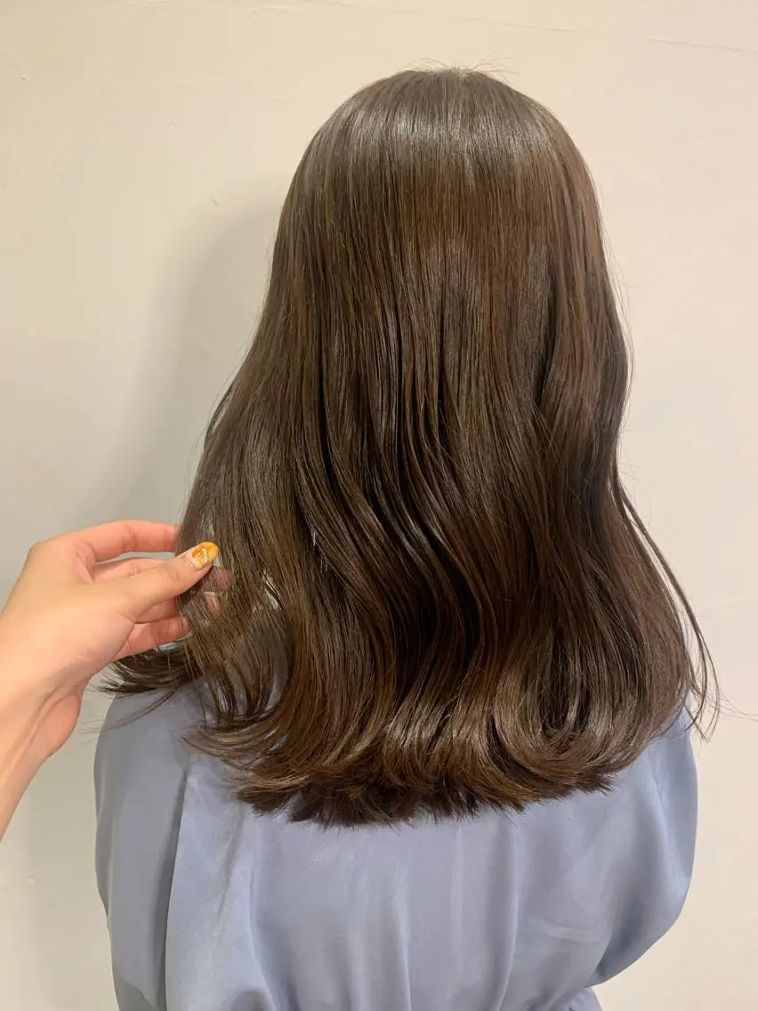 セミロング 小西 美帆のヘアスタイル