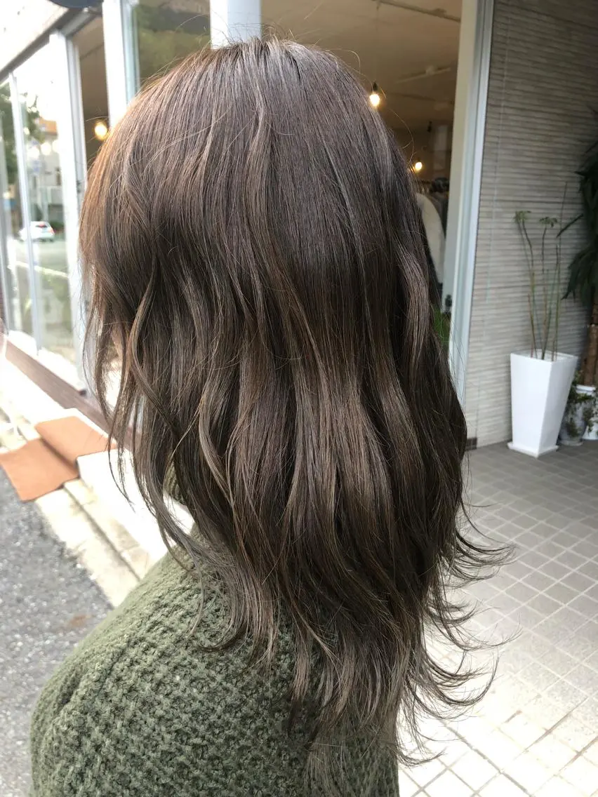 セミロング カラー アッシュ ハイライトカラー ハイライト 永井 悠大のヘアスタイル